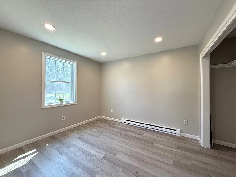 21 E Bartlett St #5 — Photo 5