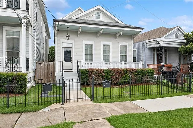 3 bed, 2.5 bath, 1568 sqft, $3,300 — Photo 3