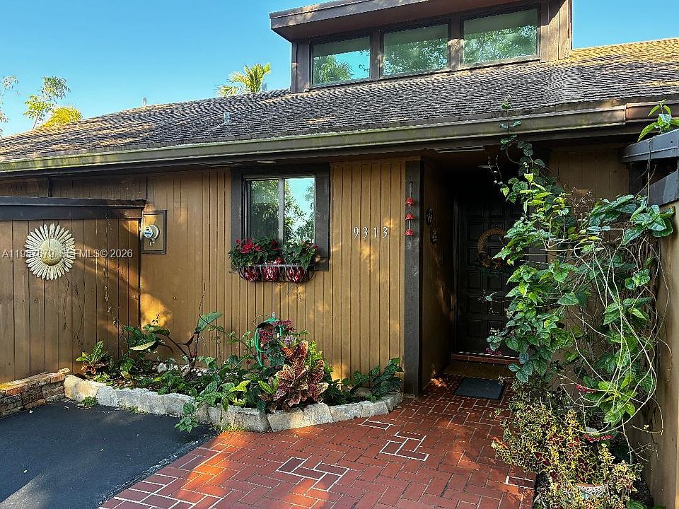 1st image of 9313 SW 130th St