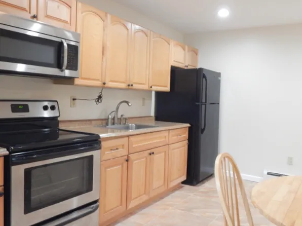 (undisclosed Address), East Rockaway, NY 11518