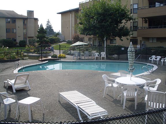 2nd image of 706 NW 185th St APT 110