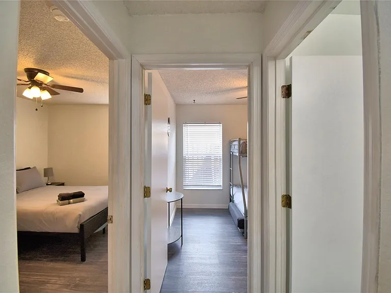 2935 Dickens Cir — Photo 14