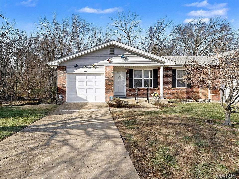1st image of 887 Woodridge Dr