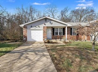 887 Woodridge Dr, Arnold, MO 63010