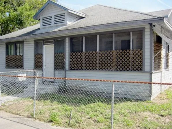 411 N Orange St, New Smyrna Beach, FL 32168