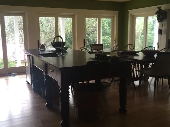 306 Apple Aly, Milford, PA 18337