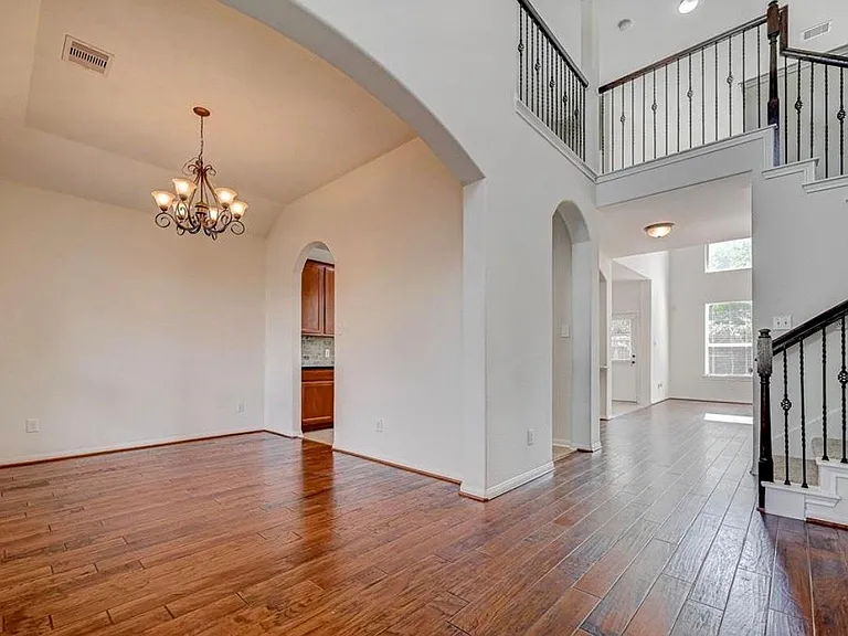 11 Sagamore Ridge Pl — Photo 3
