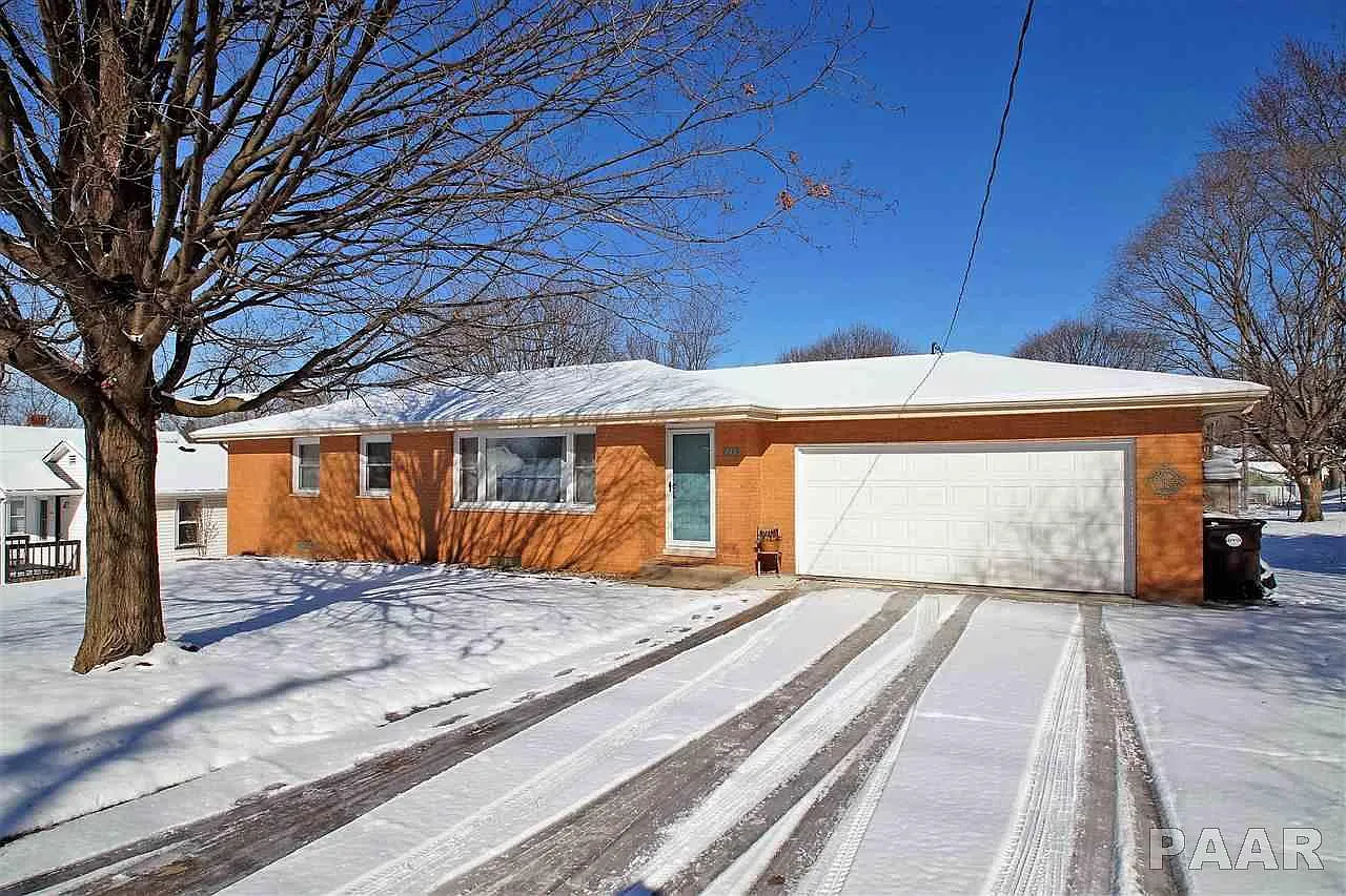 445 Groveland St photo 1