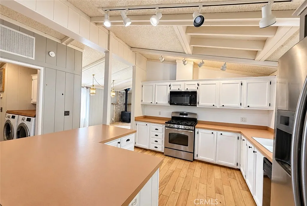 3 bed, 1536 sqft, $2,750 — Photo 4
