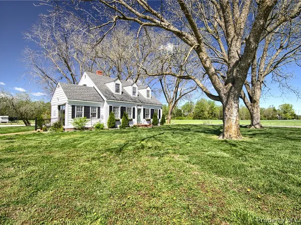 2380 Buena Vista Rd, Saluda, VA 23149