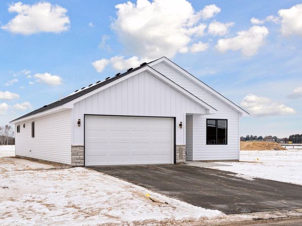 721 Margaret Ln NE, Isanti, MN 55040