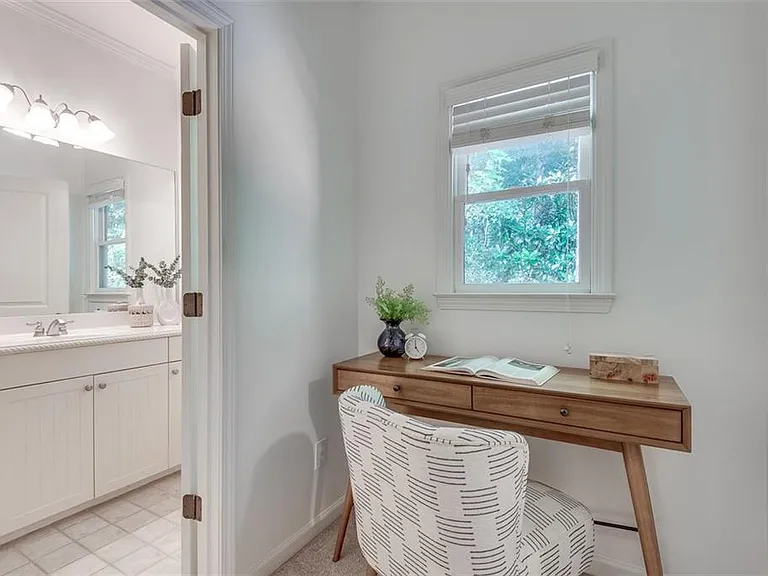 240 Lullwater Ct — Photo 45