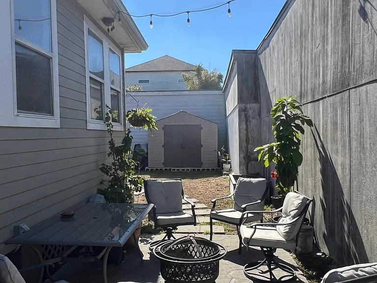 714 Pontalba St — Photo 12