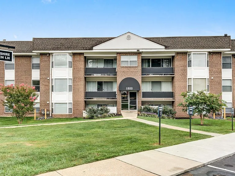 Avery Park Apartment Homes — Photo 24