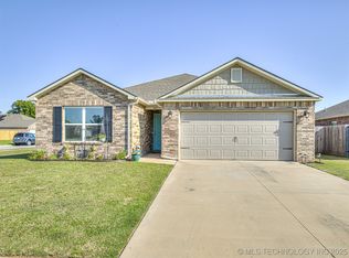 7407 E 160th St S, Bixby, OK 74008