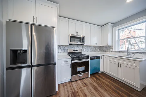 81 Alder St #C Photo 1