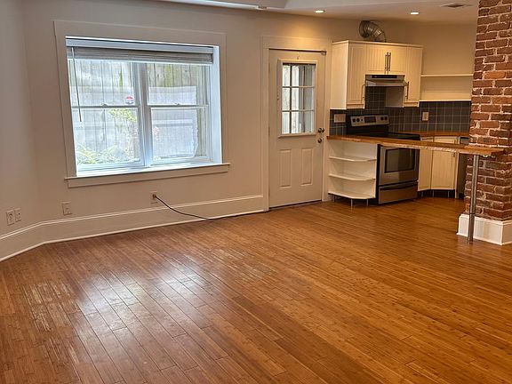 Entrance/Living Room