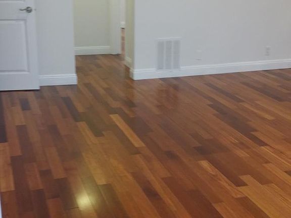 5th image of 11822 Gorham Ave APT 4