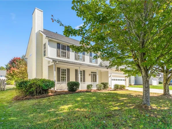 3573 Bent Trace Dr, High Point, NC 27265