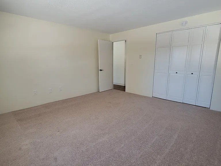 Remodeled 2-bed apartment