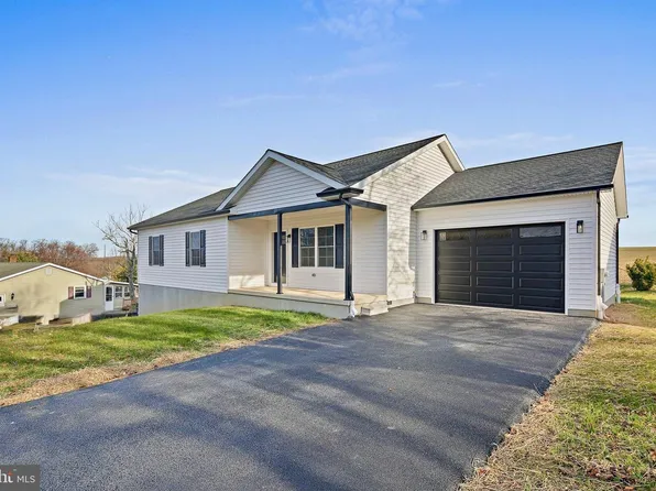 335 E Snyder Corner Rd, Red Lion, PA 17356