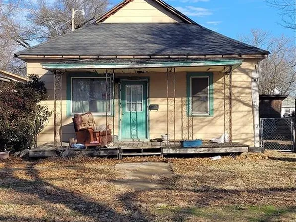 611 E 9th St, Pittsburg, KS 66762