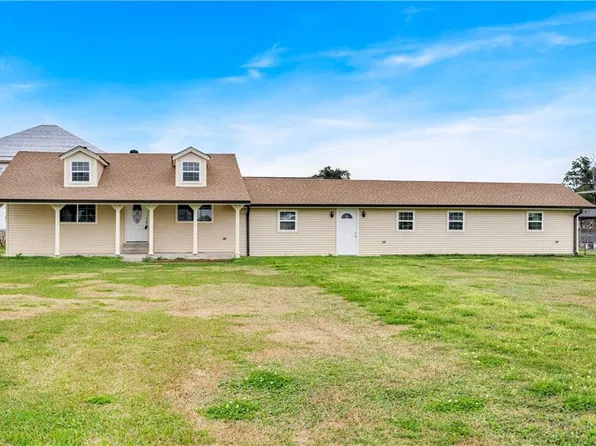 121 Yorke St, Belle Chasse, LA 70037
