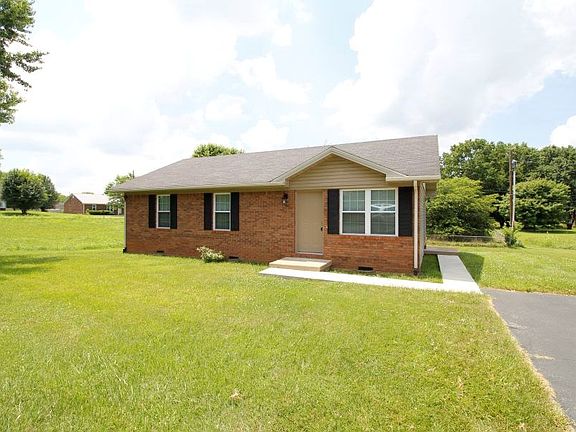 2nd image of 256 Lynns Dr
