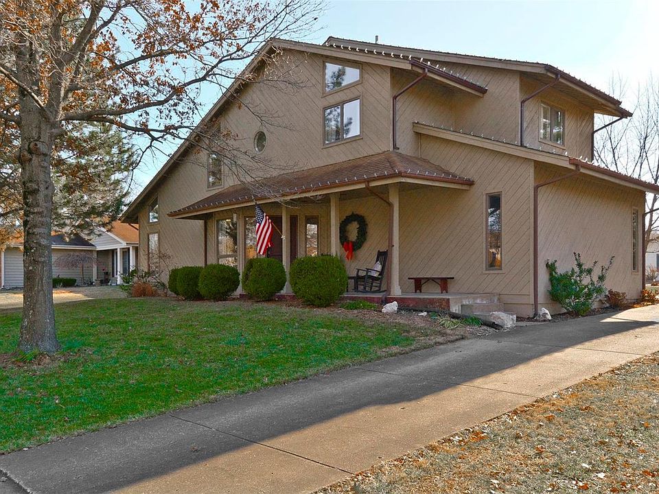 2nd image of 2729 Marbach Way