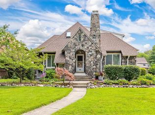 930 Barrington Rd, Grosse Pointe Park, MI 48230