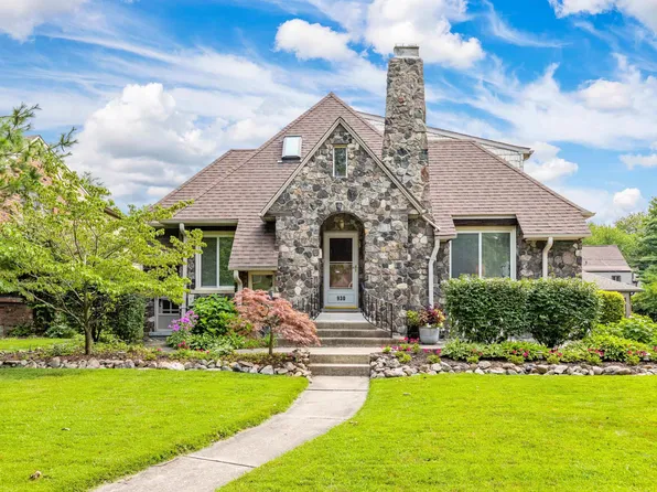 930 Barrington Rd, Grosse Pointe Park, MI 48230