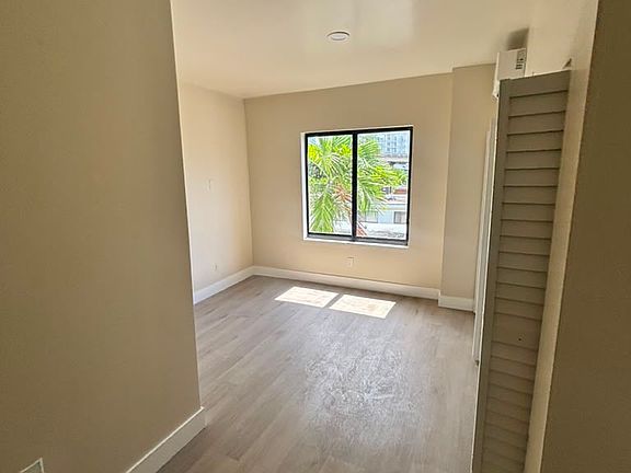 4th image of 436 SW 6th St #19