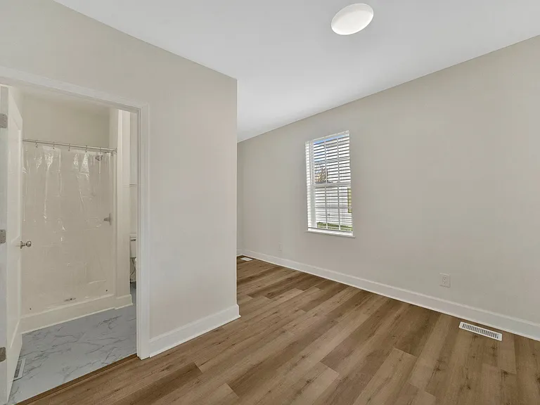 638 Branch St — Photo 14