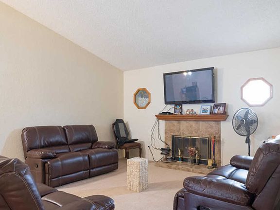 4th image of 1435 W Avenue H8