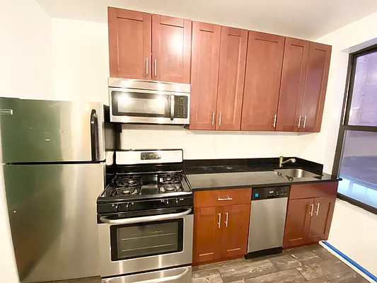 Rented by Bruma Realty LLC | media 15