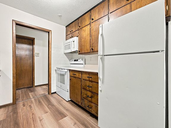 5th image of 3108 5th St S APT 9