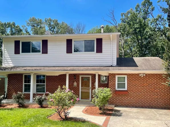 6910 Rolling Rd, Springfield, VA 22152