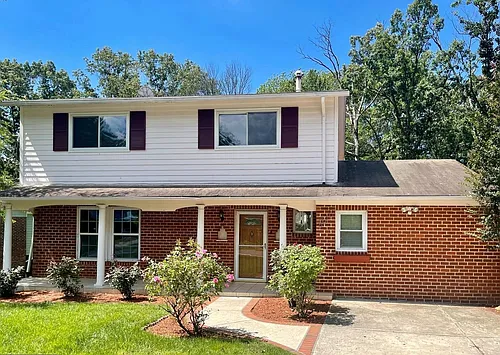 6910 Rolling Rd Photo 1