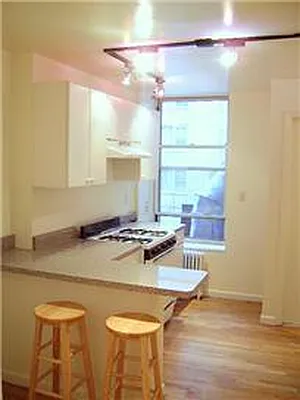 Rented by Adina Realty | media 37