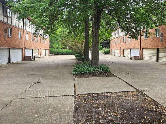 4th image of 1500 W Market St #5