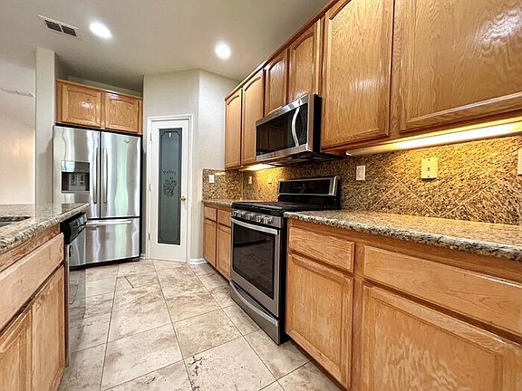 4th image of 757 Deer Park Dr