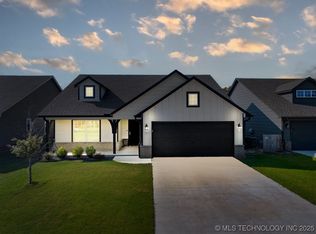 1917 E Van Buren St, Broken Arrow, OK 74011