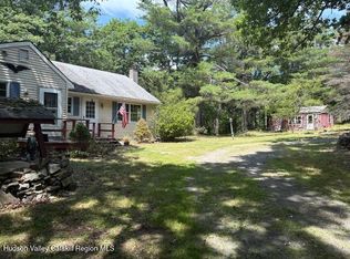 196 Stone Jug Rd, Craryville, NY 12521