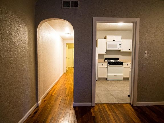 4th image of 3230 Sacramento Ave APT 2