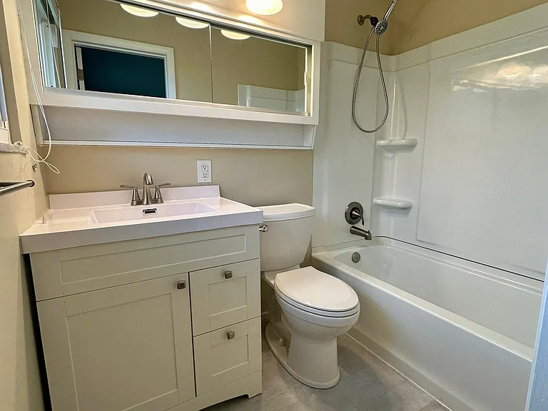 130 Winchcombe Dr — Photo 7