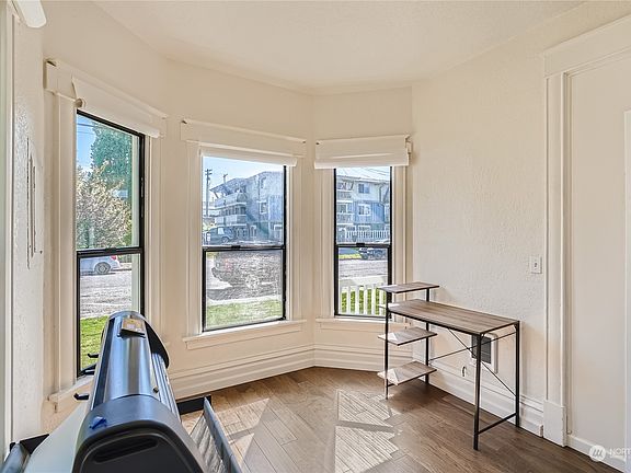 3rd image of 5428 S Lawrence Street