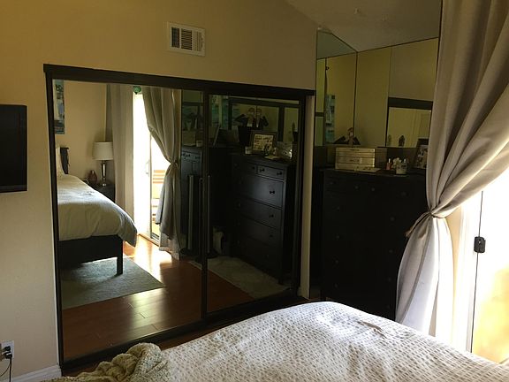 5th image of 213 La Jolla Dr