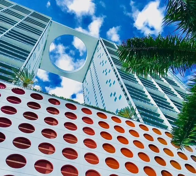 500 Brickell Ave #2208 — Photo 1