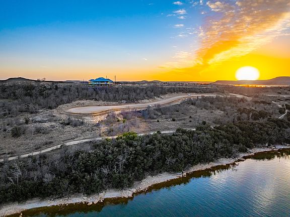 3rd image of Clearwater Point