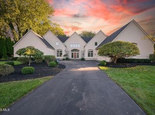 7303 Copperwood Ln, Sylvania, OH 43560